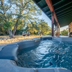 Country Cowboy Hot Tub Hideaway on 20 Acres Pet Friendly near PCT Anza and Julian