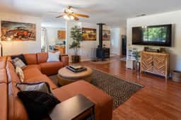 Country Cowboy Hot Tub Hideaway on 20 Acres Pet Friendly near PCT Anza and Julian