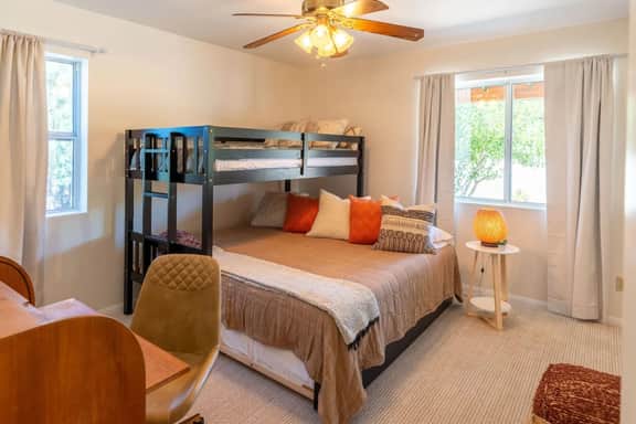 Country Cowboy Hot Tub Hideaway on 20 Acres Pet Friendly near PCT Anza and Julian