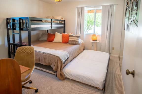 Country Cowboy Hot Tub Hideaway on 20 Acres Pet Friendly near PCT Anza and Julian