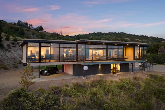 Dream House Hideaway and Hot Tub with Amazing View